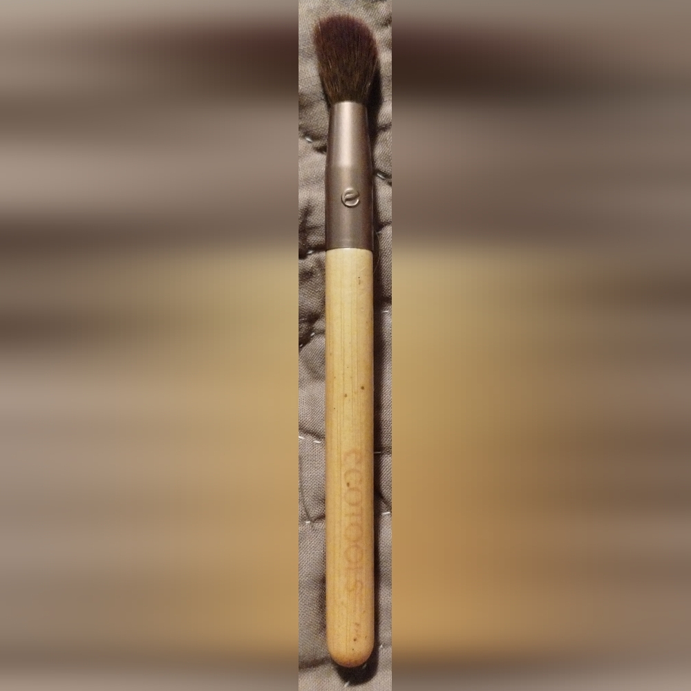 Eco Tools short handle Eye Brush